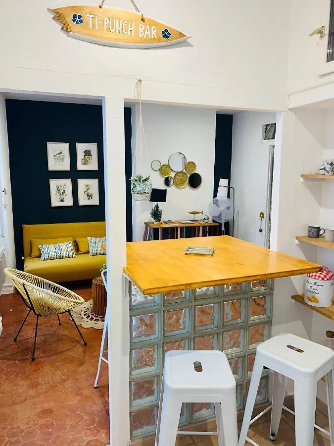 Apartment Ferienwohnung Un Petit Cocon En Plein Centre De Marseilles